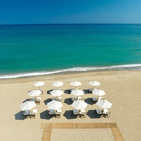 Ξενοδοχείο με διαμερίσματα Calla Luxury Seafront 5*